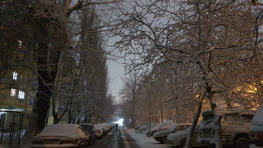 Один снежный вечер в Ростове в декабре. Фоторепортаж