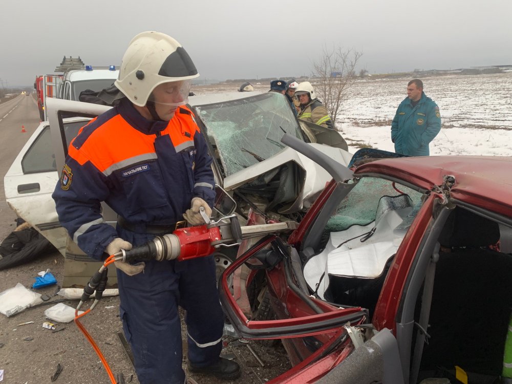 Десятки авто разбилось на трассах в Ростовской обалсти из-за гололеда