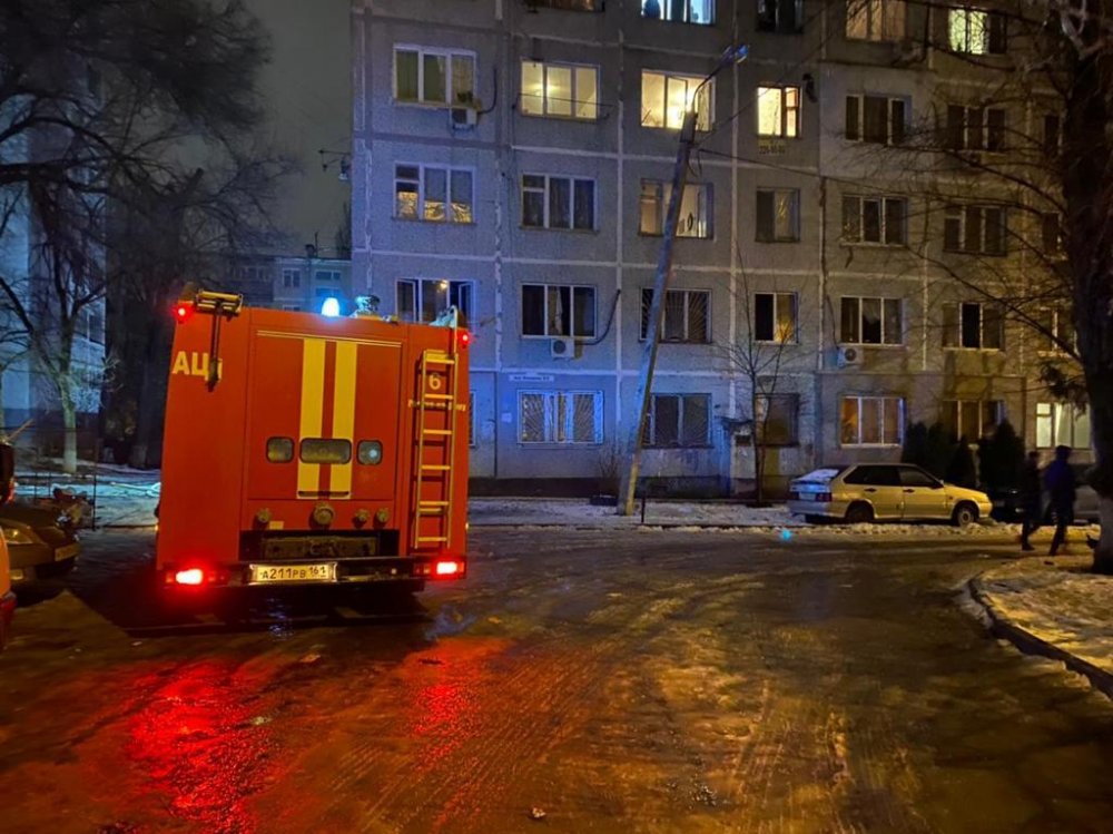 Тела двух человек обнаружили после тушения пожара в Ростове на Комарова ночью 31 января
