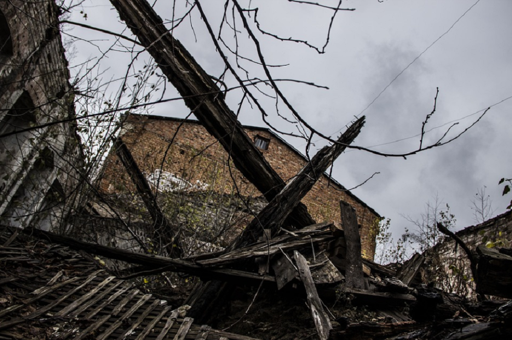Вечером 5 февраля в Ростове на Ульяновской обрушился старинный дом