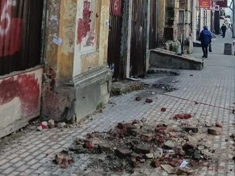 На Московской в Ростове обрушился фасад исторического здания 16 февраля