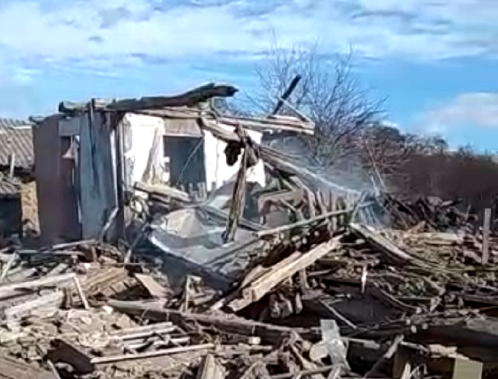 Опубликовано видео с места взрыва снаряда в Ростовской области