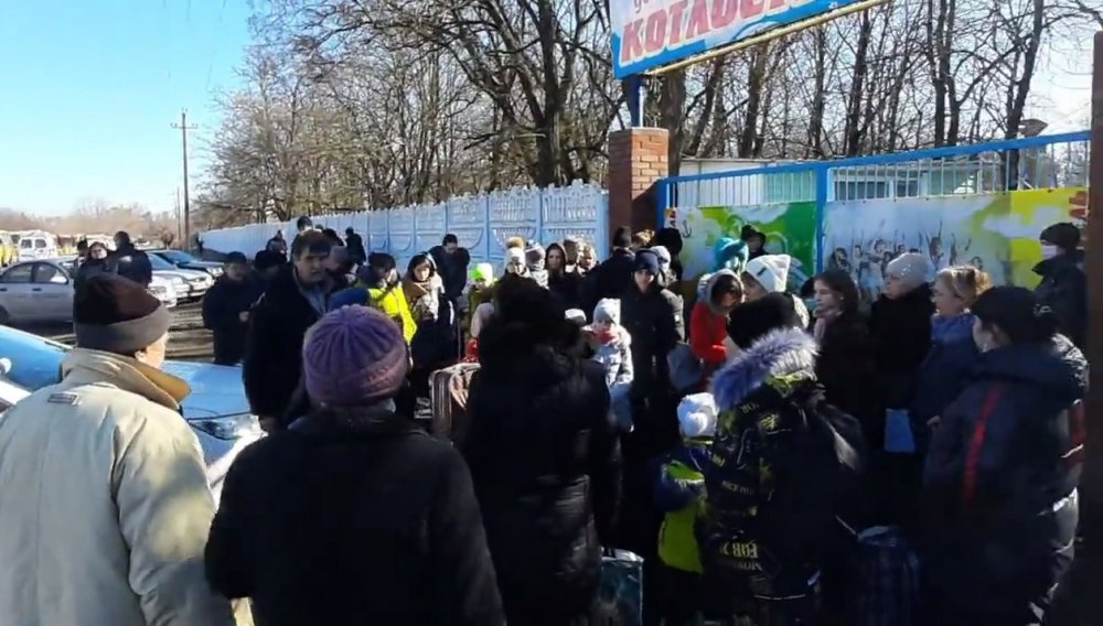 Беженцы с Донбасса устроили разборки с водителем, эвакуировавшим через границу их в Ростовскую область