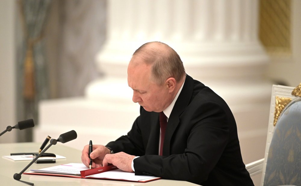 Путин признал суверенитет ДНР и ЛНР 21 февраля