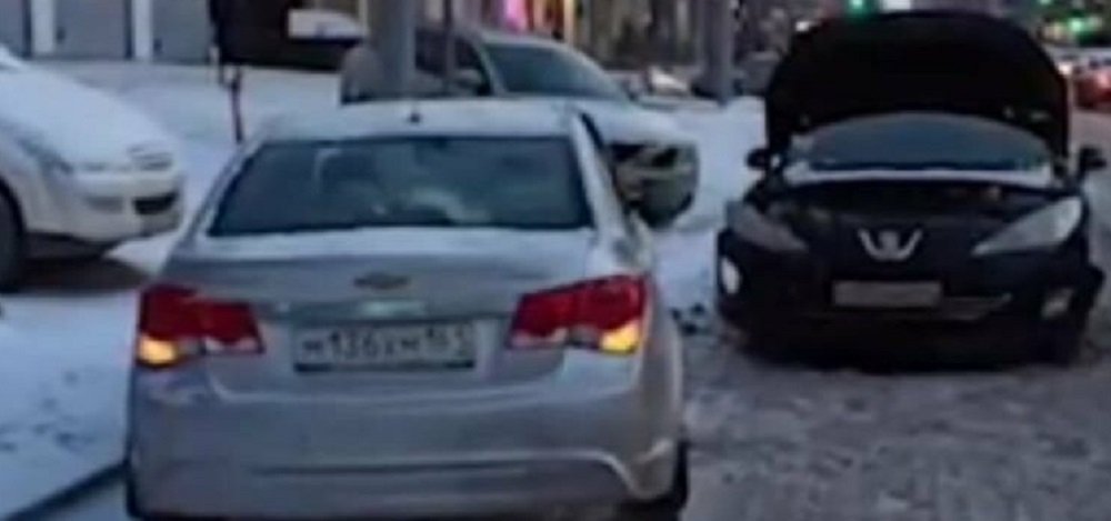 Ростовчанка намерена через суд наказать мэрию города за нерасчищенные дороги
