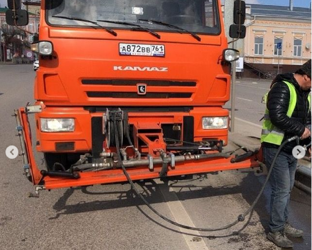 В Ростове началась весенняя уборка города от грязи, пыли и мусора в марте