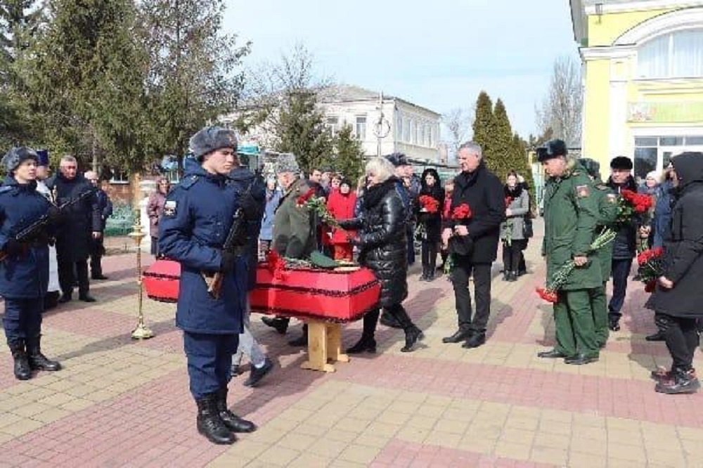 В Батайске простились с военнослужащим, погибшим на территории Украины