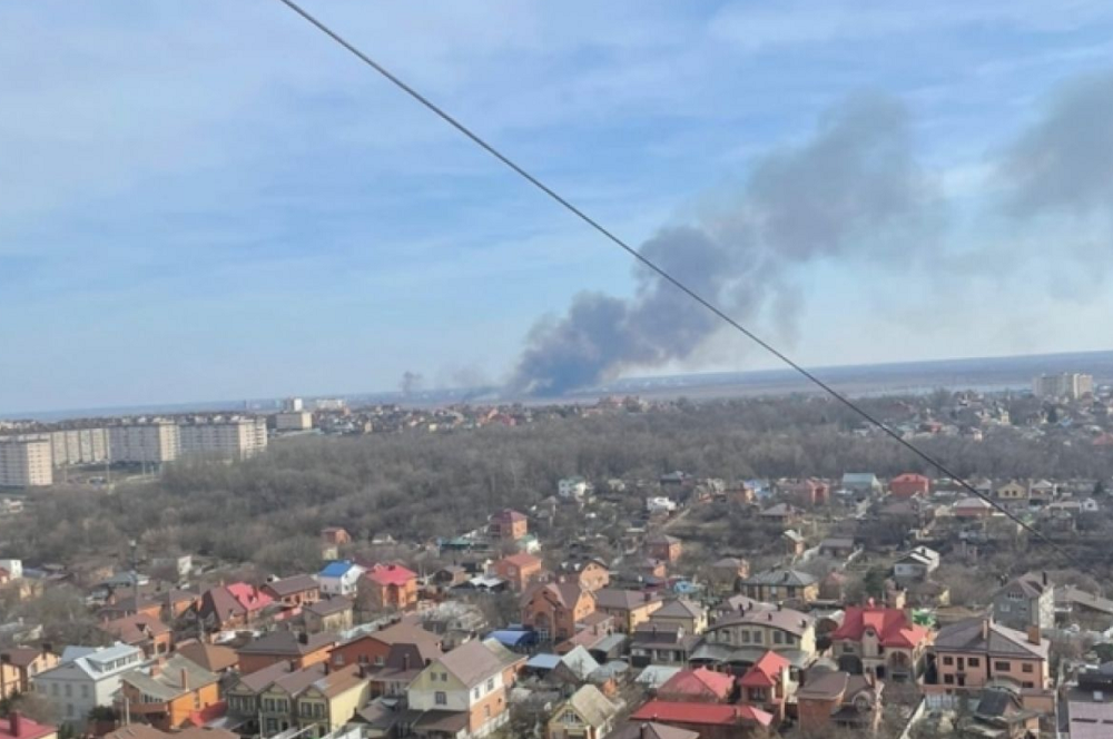 Ростов и Батайск заволокло дымом из-за ландшафтного пожара 20 марта