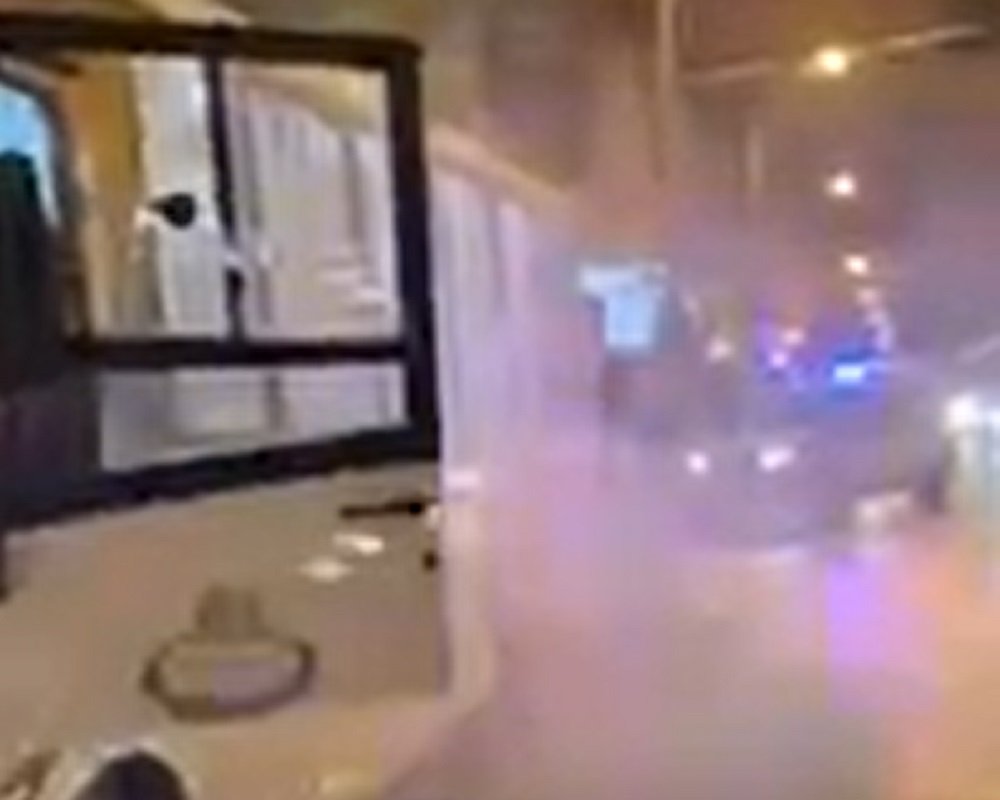 В Ростове дымящаяся маршрутка проехала с пассажирами через полгорода