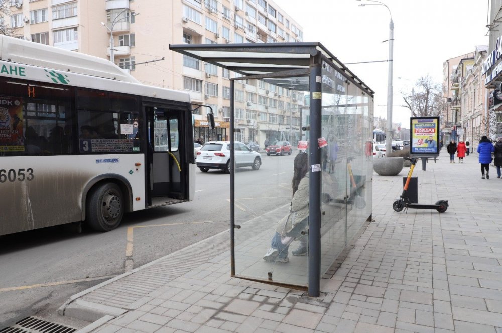 В Ростове-на-Дону более 3 млн рублей потратят на замену стекол в остановочных павильонах