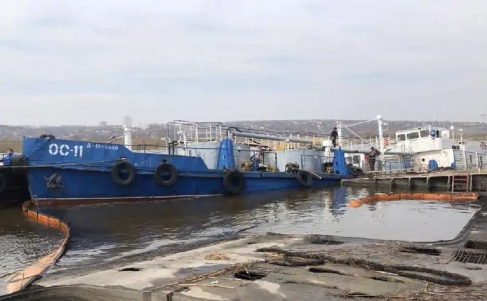 Стали известны детали ЧП с затонувшим в Ростовской области танкером с нефтью
