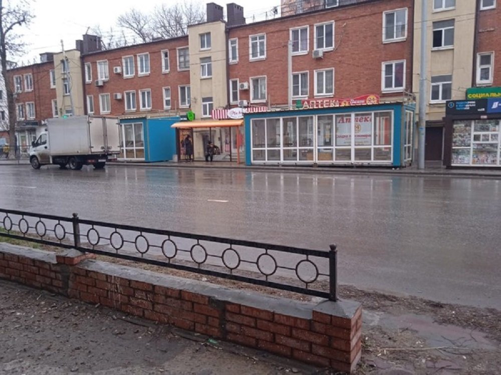Ларьки заблокировавшие остановку на Сельмаше, мэрия Ростова назвала законными