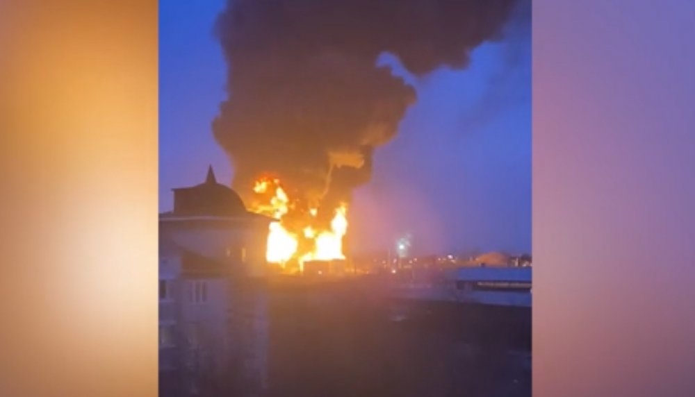Украина нанесла авиаудар по Белгороду, в городе большой пожар