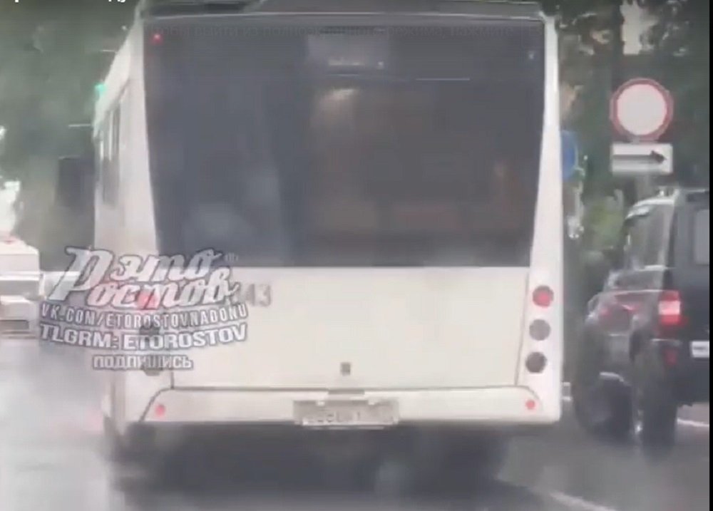 Ростовчан шокировал автобус, отравляющий жизнь горожан в мае