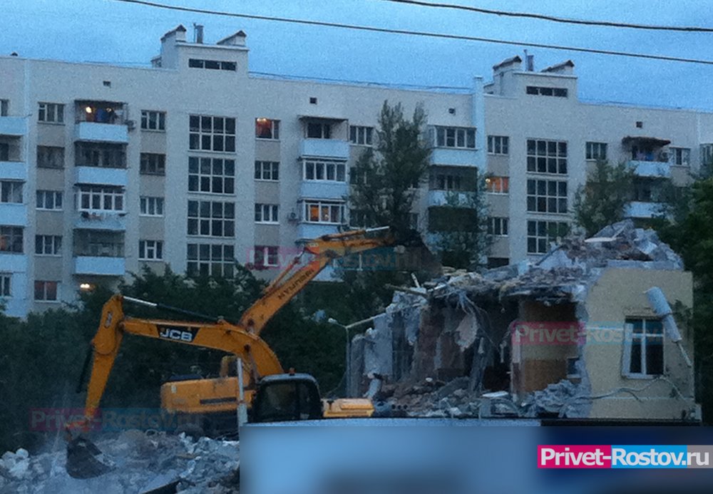 Ростовчан не убедила причина сноса двух зданий на Семашко в мае