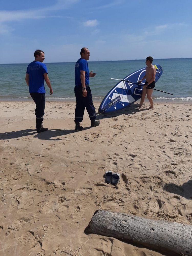 В Ростовской области спасли запутавшегося в камышах серфингиста  2 июня