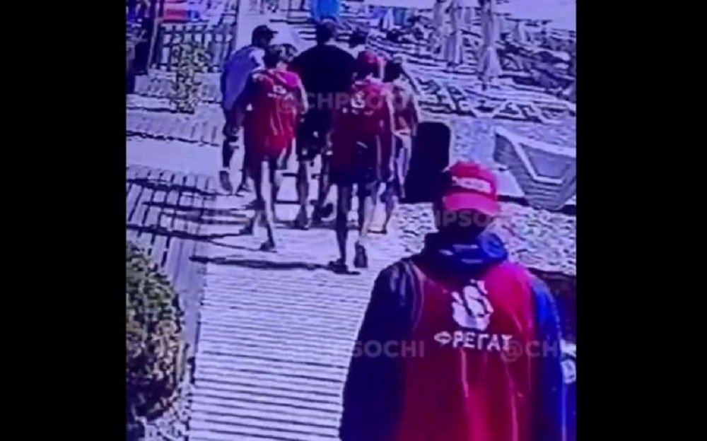 В Сочи возбудили уголовное дело и задержали четверых человек после массовой драки на популярном пляже «Фрегат»