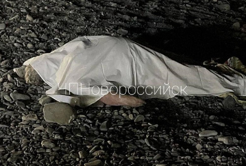 Трагедия произошла на пляже в Новороссийске, женщину не смогли спасти