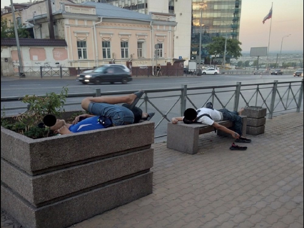 Жители Ростова-на-Дону просят полицию и казаков очистить город от бомжей