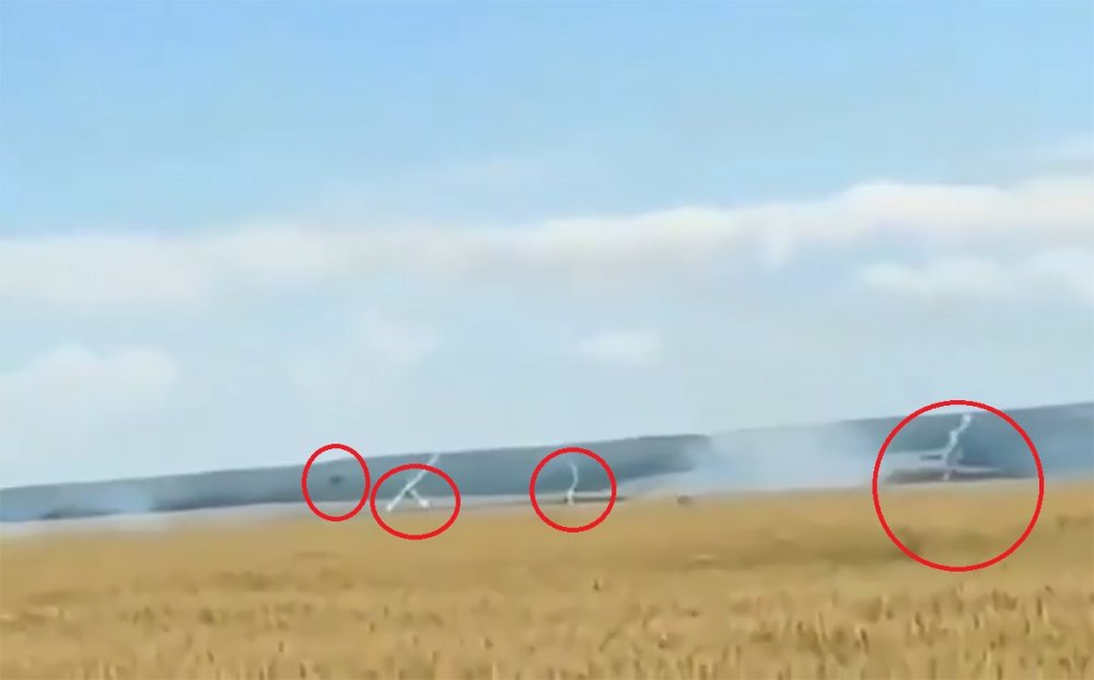 СМИ: Украина начала поджигать поля с пшеницей на границе с Херсонской областью