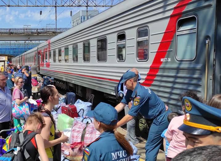 В Мариуполь начали возвращаться жители, уехавшие в Россию из-за боевых действий