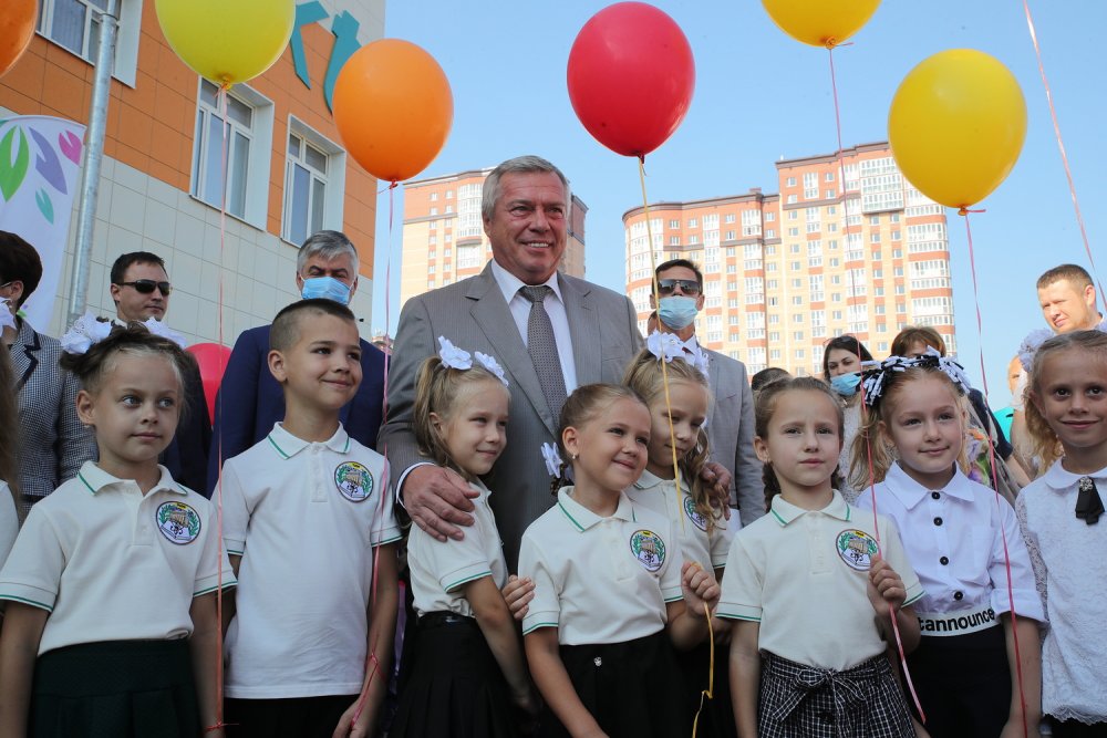 В Ростовской области запретили линейки на 1 сентября всем кроме первых и выпускных классов
