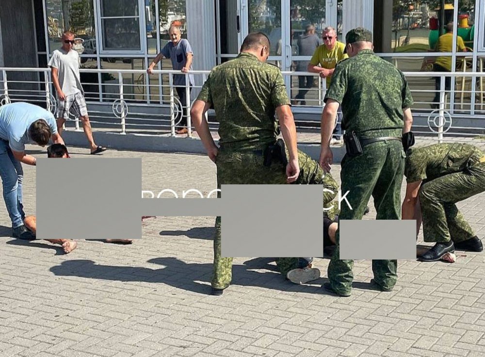 В центре Новороссийска на набережной прохожий зарезал мужчину 1 сентября