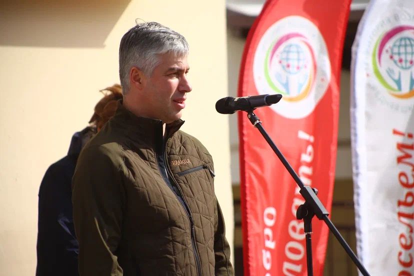 Алексей Логвиненко передал ключи от служебных квартир 22 ростовским учителям и воспитателям