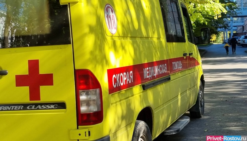 В Таганроге 48-летний мужчина по неосторожности выпал из окна своей квартиры