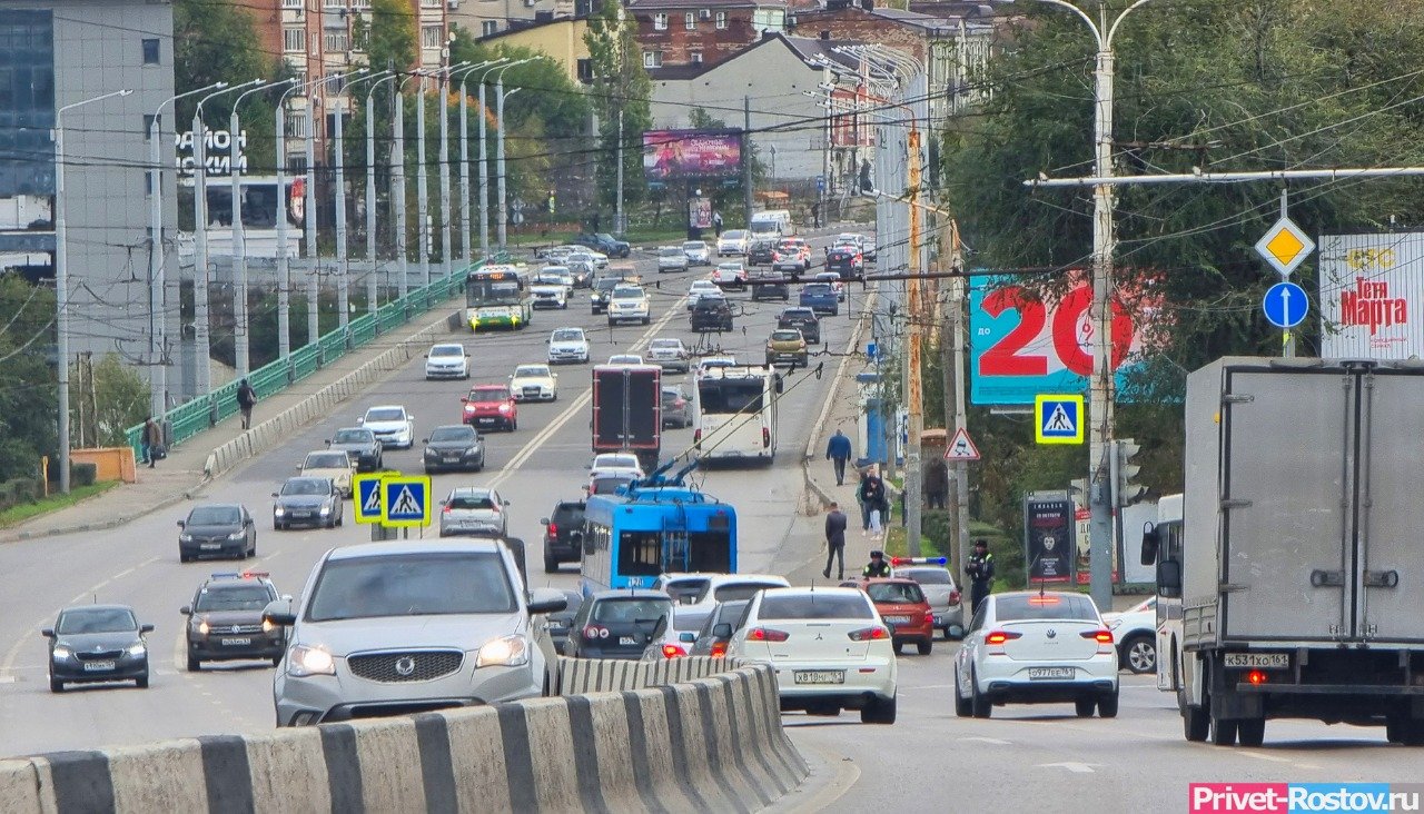 На Стачки в Ростове ограничат скорость движения до 40 километров в час с 26  ноября