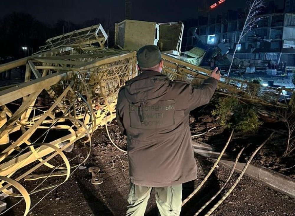 В Ростове Следком завел дело после гибели двух рабочих при падении башенного крана