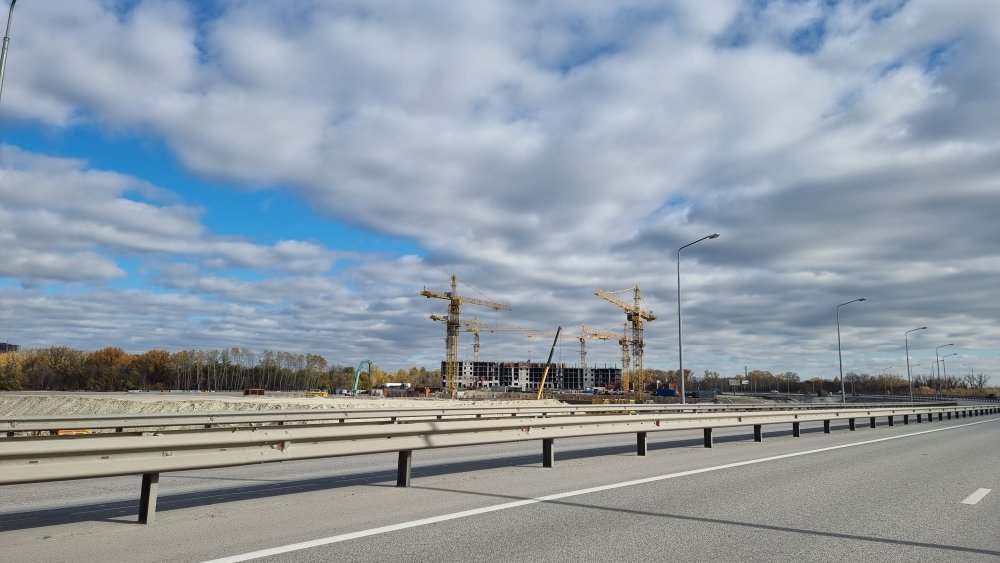На Левом берегу Дона огромными темпами возводится новый микрорайон около Ростов-Арены. Фоторепортаж