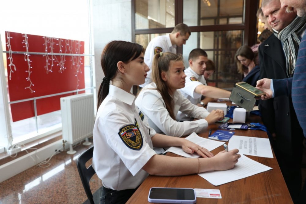 На гражданском форуме в Ростове обсудили вопросы патриотического воспитания молодежи