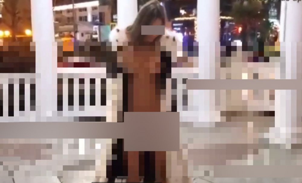 Порномодель устроила голую фотосессию в центре Сочи и сняла все на видео