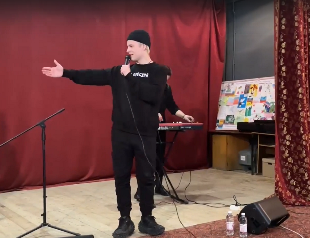 Певец Shaman дал концерт в военном госпитале в Ростове-на-Дону
