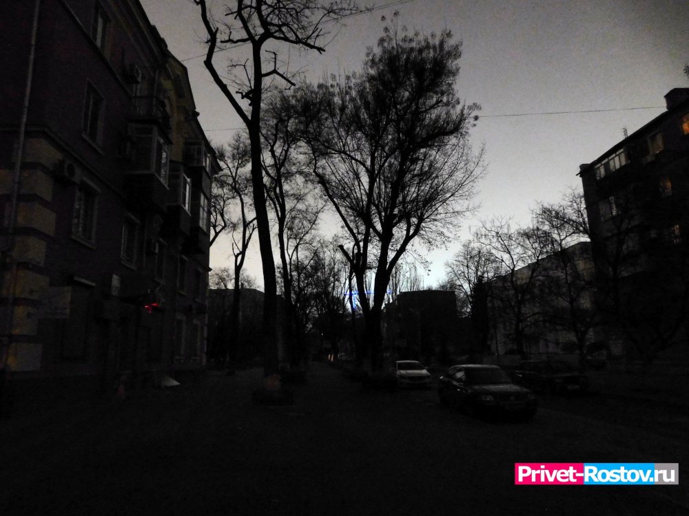 Жители в Ростове-на-Дону заявили о взрывах не похожих на салюты вечером 1 января