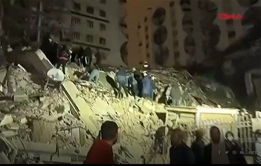 Почти 100 человек погибли ночью 6 февраля во время мощных землетрясений в Турции