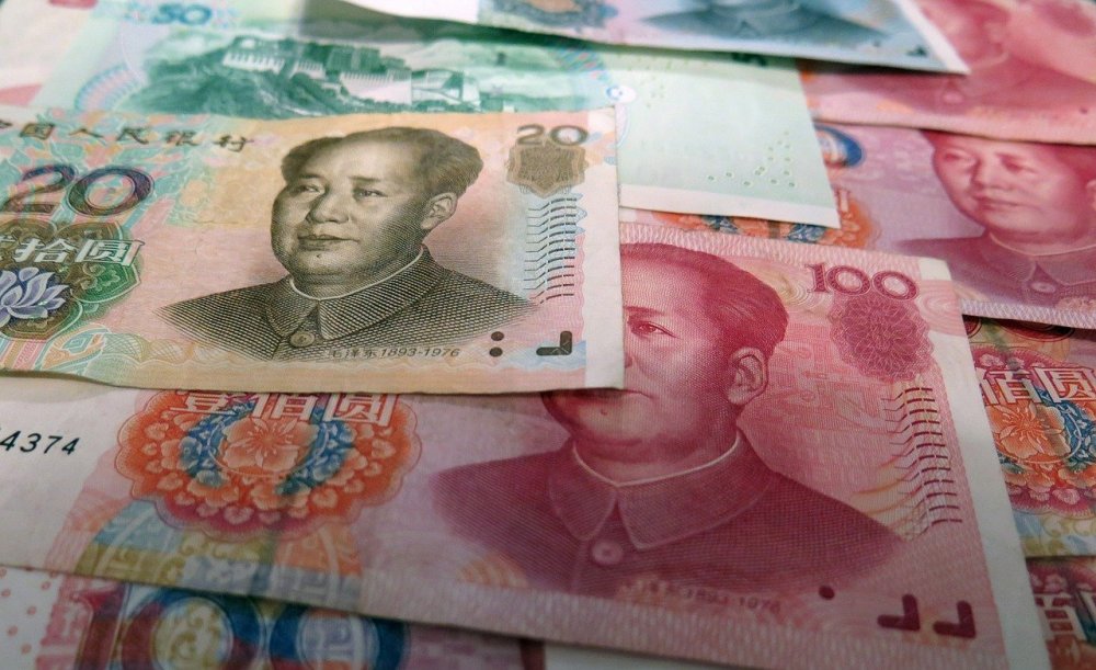 ВТБ запустил переводы в юанях в России