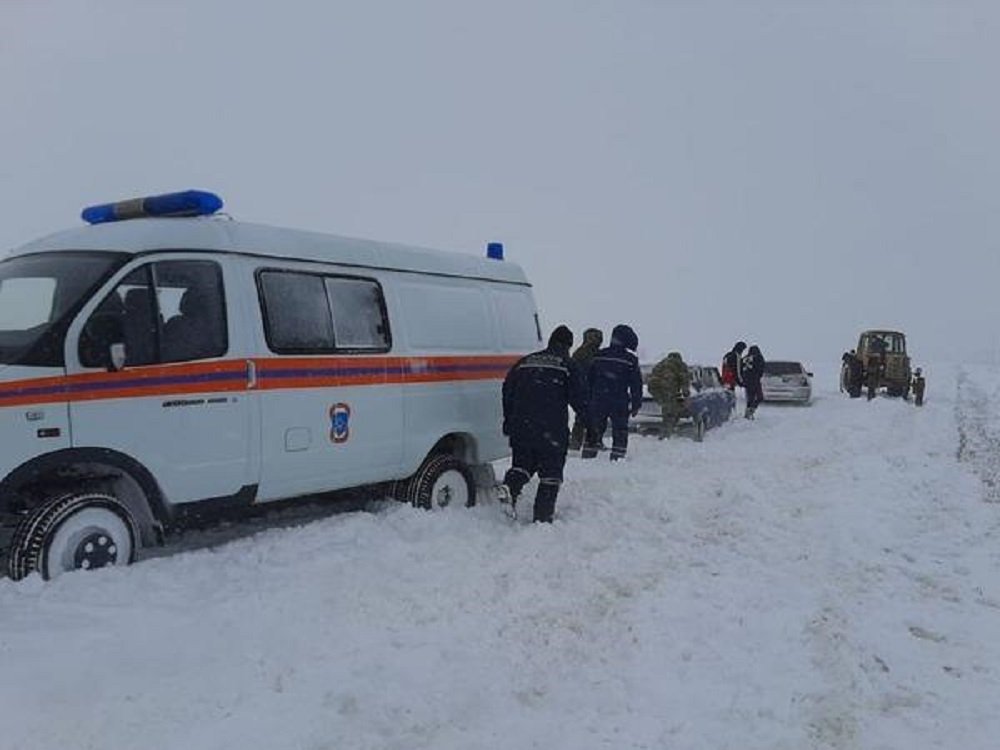 Из-за снегопада экстренные службы Ростовской области перевели в усиленный режим работы днем 14 февраля