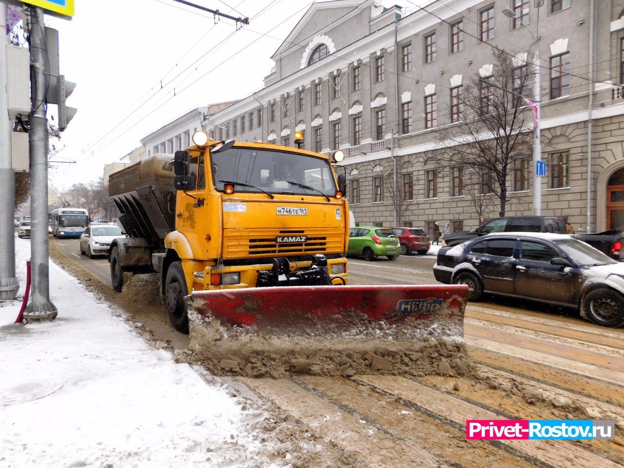 В Ростовской области днем с 14 февраля запустили карту, где можно видеть все  снегоуборочные машины