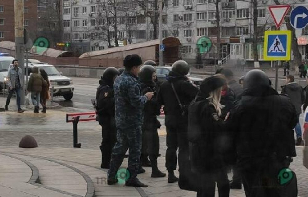 После сигнала о массовом побоище силовики устроили облаву в ТРК Горизонт в Ростове-на-Дону