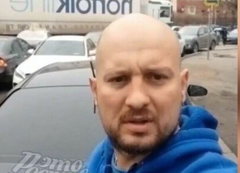 Сотрудник скорой в Ростове-на-Дону не смог проехать к пациентам из-за автохамов