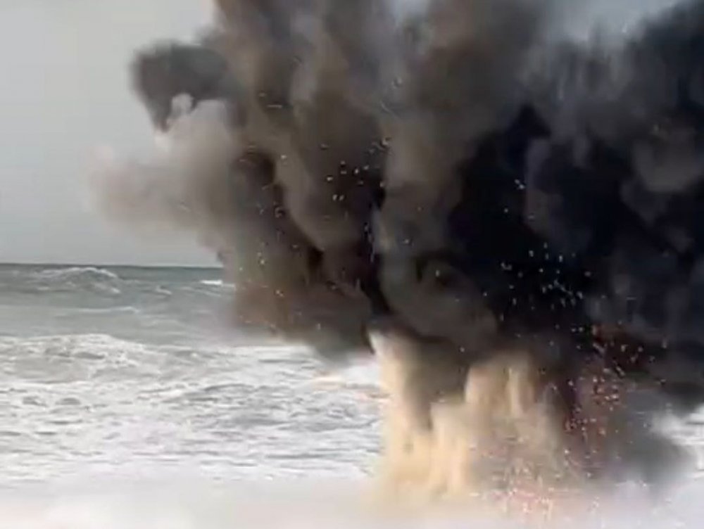 На пляже в Батуми взорвалась морская мина вечером 13 февраля