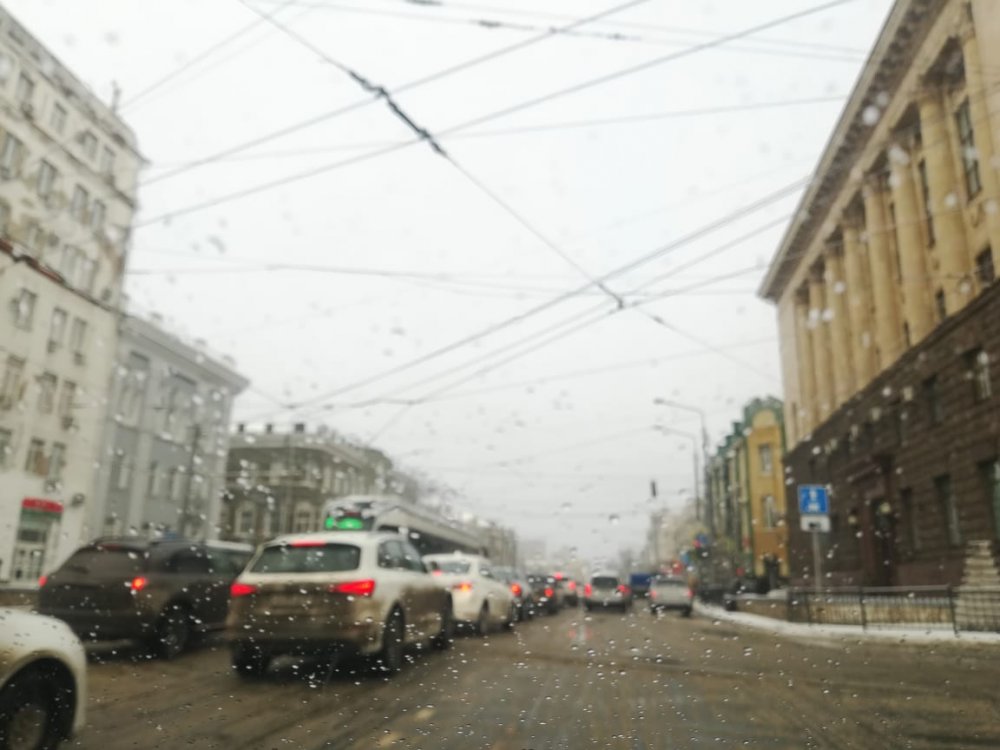 В Ростове с 21 февраля образовались девятибалльные пробки из-за метели и нескольких ДТП