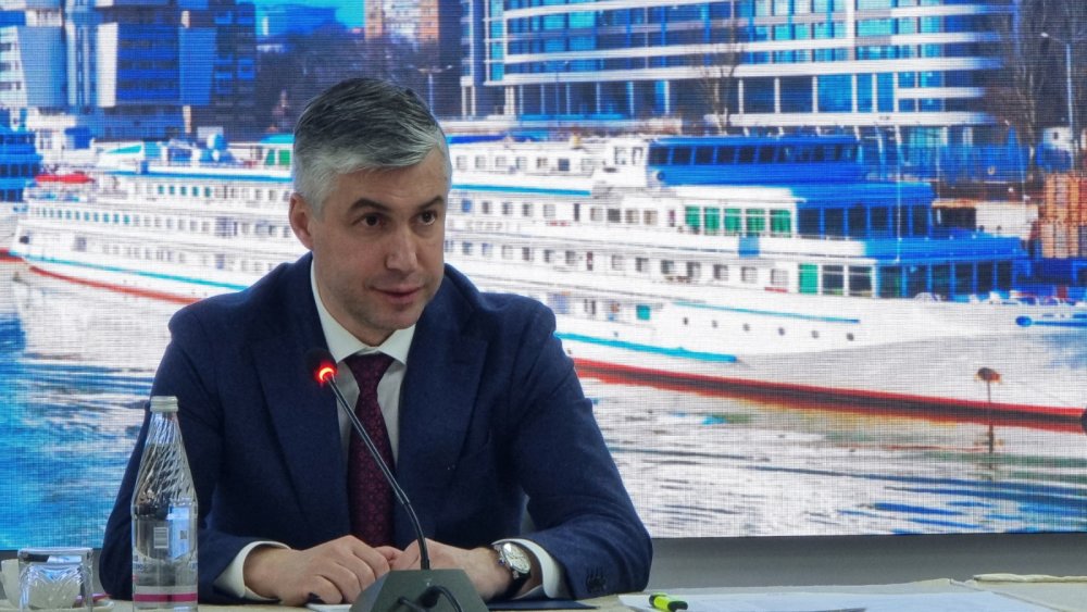 Почти всех депутатов удовлетворил глава администрации в Ростове Логвиненко