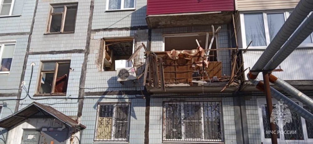 МЧС опубликовало видео с места взрыва в многоэтажном доме в Ростовской области