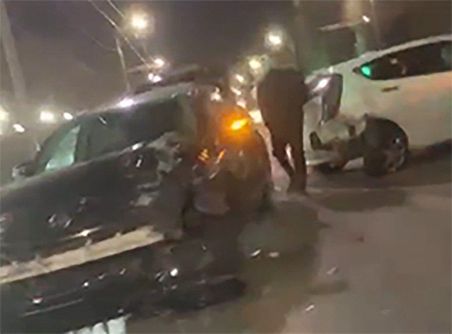 Три машины разбились в массовом ДТП на проспекте Стачки в Ростове-на-Дону вечером 3 марта