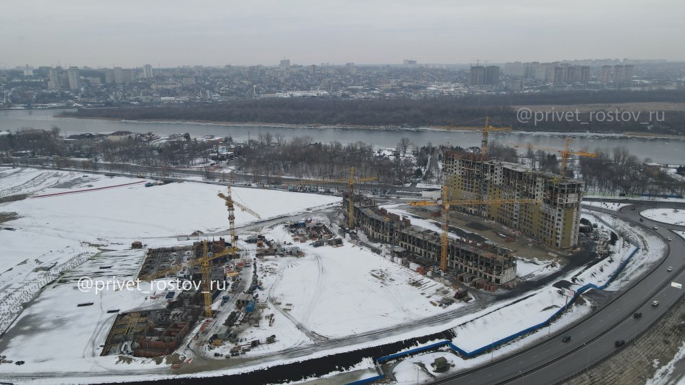 Строительство жилого квартала Левобережье в Ростове-на-Дону. Последние дни зимы