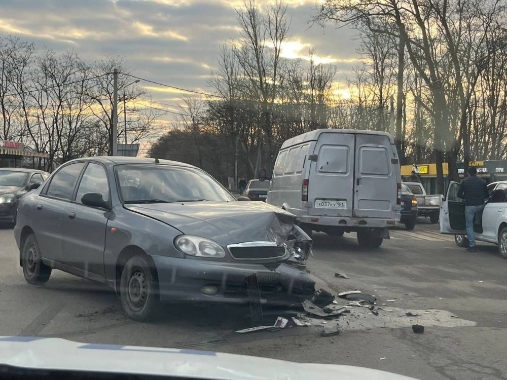В Ростове-на-Дону разыскивают водителя, скрывшегося с места ДТП с пострадавшим