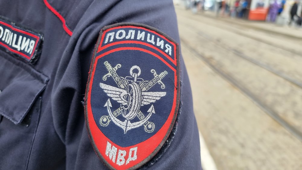 В Ростовской области сотрудник ГИБДД попал под следствие за вывоз оружия из зоны СВО в апреле